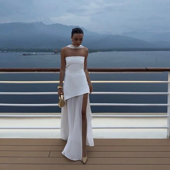 Emelia The Label Valerie Asymmetrical Maxi - Picture 2 of 4